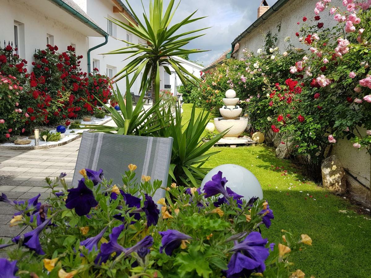 Gaestezimmer Resi Illmitz Buitenkant foto