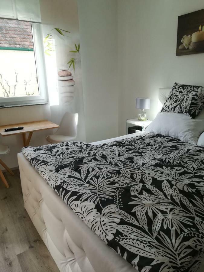 Gaestezimmer Resi Illmitz Buitenkant foto