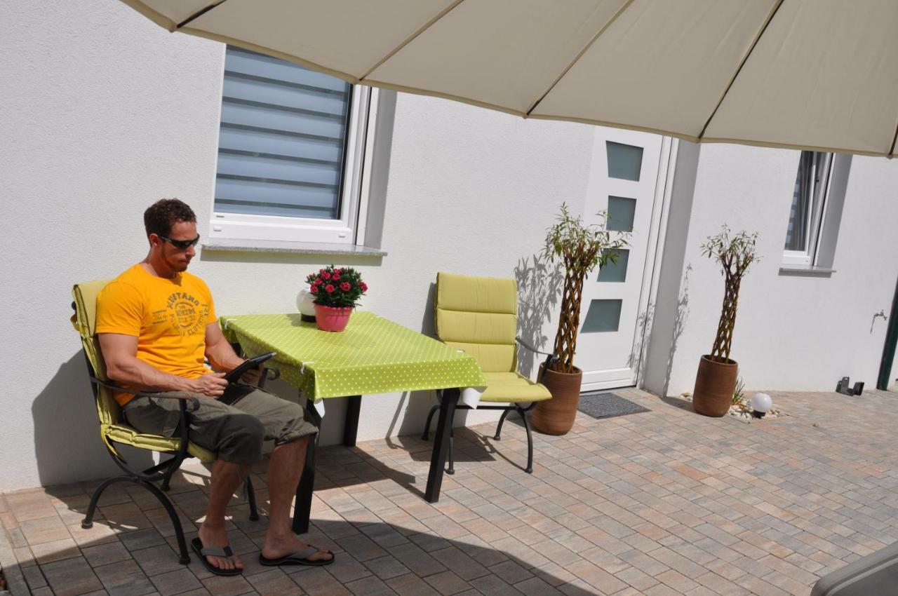 Gaestezimmer Resi Illmitz Buitenkant foto